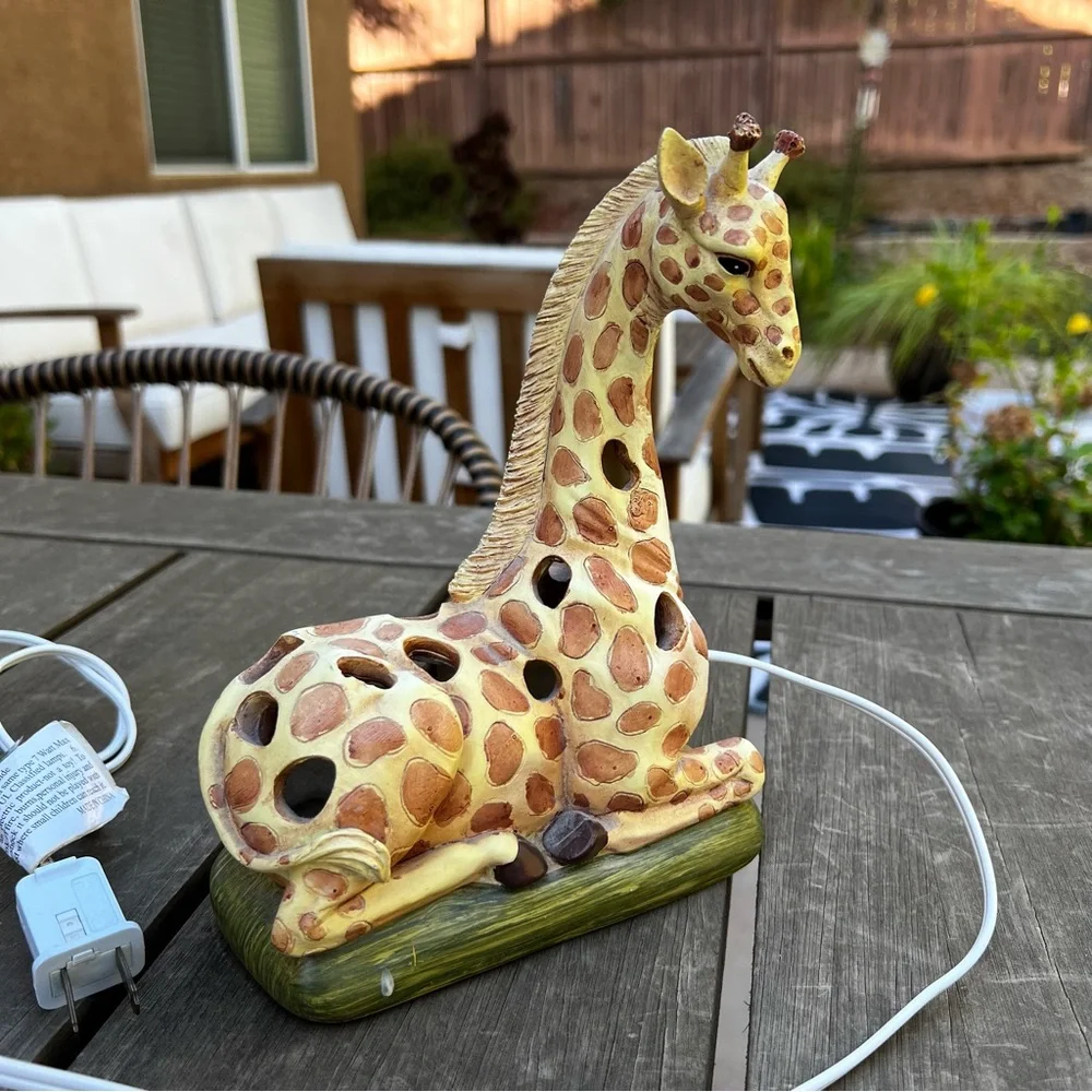Vintage Ceramic Giraffe Small Table or Desk Lamp Safari Desk Table Night Light